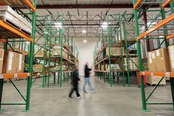 Why Hardware Staging in an Integration Center Speeds Deployment