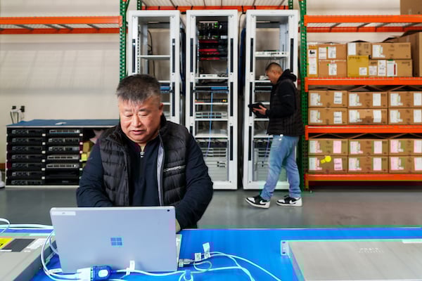 Why Hardware Staging in an Integration Center Speeds Deployment